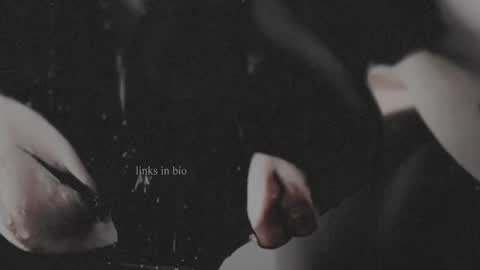 Snapshot of vinylstore chatting on 2, 2, 2025 Diva Silvia online show from 2, 2, 2025