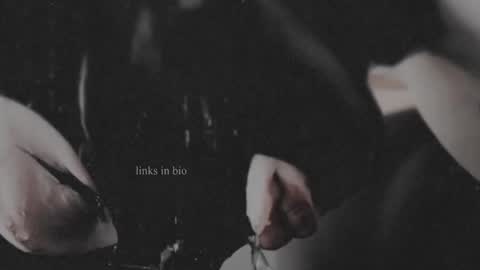 Snapshot of vinylstore chatting on 5, 2, 2025 Diva Silvia online show from 5, 2, 2025