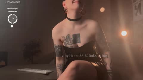 Snapshot of vinylstore chatting on 9, 2, 2025 Diva Silvia online show from 9, 2, 2025