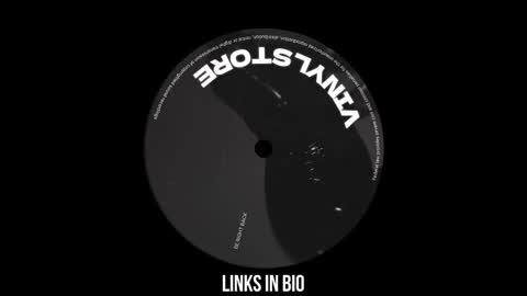 Snapshot of vinylstore chatting on 12, 2, 2025 Diva Silvia online show from 12, 2, 2025