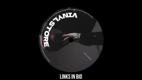 Snapshot of vinylstore chatting on 1, 3, 2025 Diva Silvia online show from 1, 3, 2025