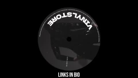 Snapshot of vinylstore chatting on 3, 3, 2025 Diva Silvia online show from 3, 3, 2025