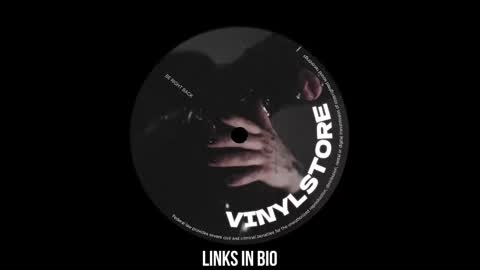 Snapshot of vinylstore chatting on 5, 3, 2025 Diva Silvia online show from 5, 3, 2025