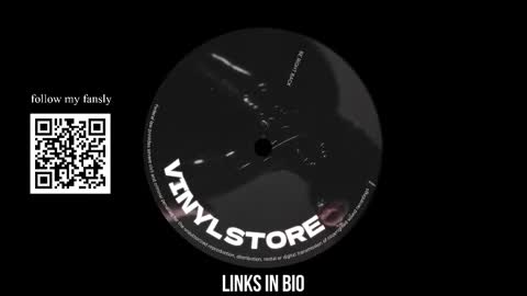 Snapshot of vinylstore chatting on 8, 3, 2025 Diva Silvia online show from 8, 3, 2025