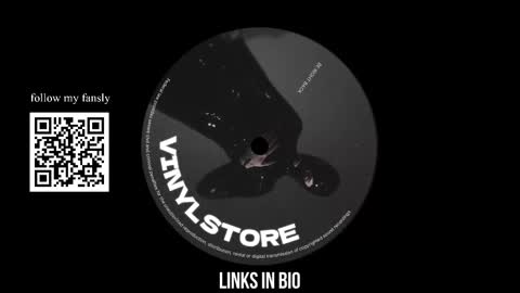 Snapshot of vinylstore chatting on 12, 3, 2025 Diva Silvia online show from 12, 3, 2025