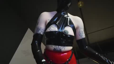 Snapshot of vinylstore chatting on 12, 3, 2025 Diva Silvia online show from 12, 3, 2025