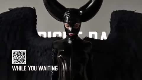 Snapshot of vinylstore chatting on 3, 10, 2025 Diva Silvia online show from 3, 10, 2025