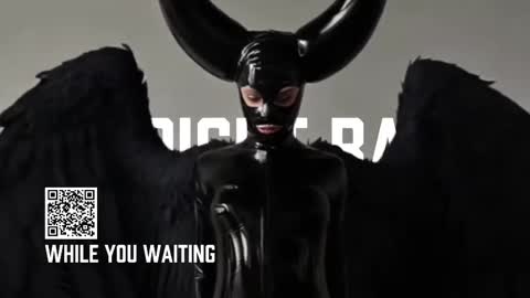 Snapshot of vinylstore chatting on 8, 10, 2025 Diva Silvia online show from 8, 10, 2025