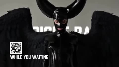 Snapshot of vinylstore chatting on 17, 10, 2025 Diva Silvia online show from 17, 10, 2025