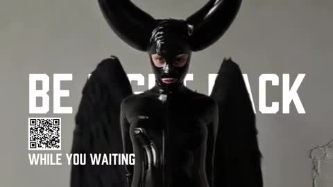 Snapshot of vinylstore chatting on 24, 10, 2025 Diva Silvia online show from 24, 10, 2025