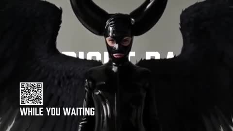 Snapshot of vinylstore chatting on 29, 10, 2025 Diva Silvia online show from 29, 10, 2025