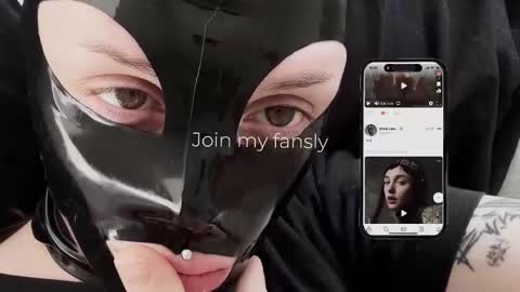 Snapshot of vinylstore chatting on 10, 11, 2025 Diva Silvia online show from 10, 11, 2025