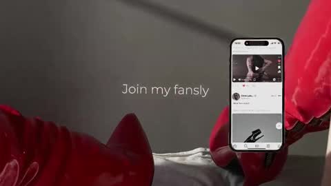 Snapshot of vinylstore chatting on 12, 11, 2025 Diva Silvia online show from 12, 11, 2025