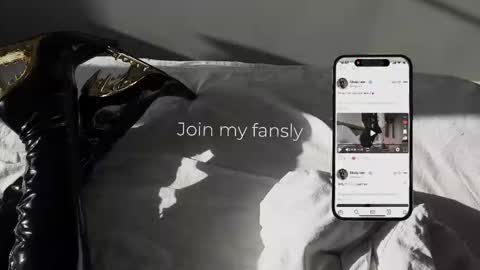 Snapshot of vinylstore chatting on 13, 11, 2025 Diva Silvia online show from 13, 11, 2025