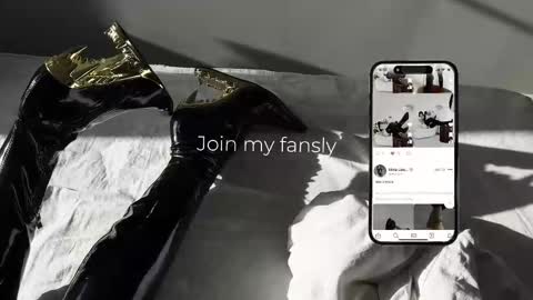 Snapshot of vinylstore chatting on 26, 11, 2025 Diva Silvia online show from 26, 11, 2025