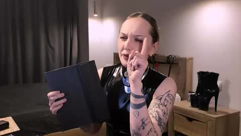 Snapshot of vinylstore chatting on 31, 1, 2026 Diva Silvia online show from 31, 1, 2026