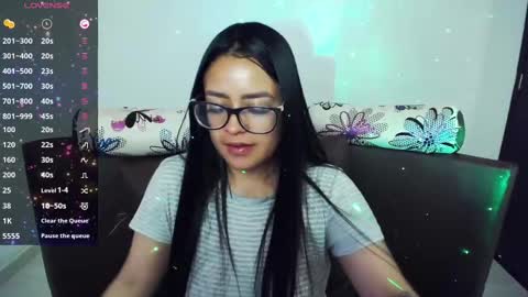 Snapshot of vio_let_ chatting on 3, 3, 2025 Daniela online show from 3, 3, 2025