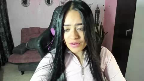 Snapshot of vio_let_ chatting on 17, 9, 2025 Daniela online show from 17, 9, 2025