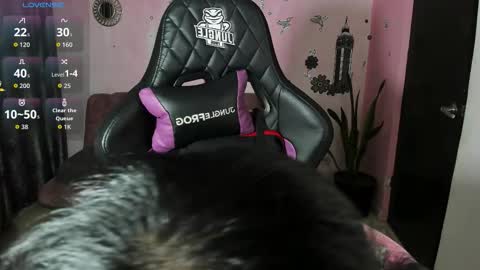 Snapshot of vio_let_ chatting on 28, 9, 2025 Daniela online show from 28, 9, 2025
