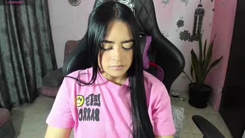 Snapshot of vio_let_ chatting on 29, 9, 2025 Daniela online show from 29, 9, 2025