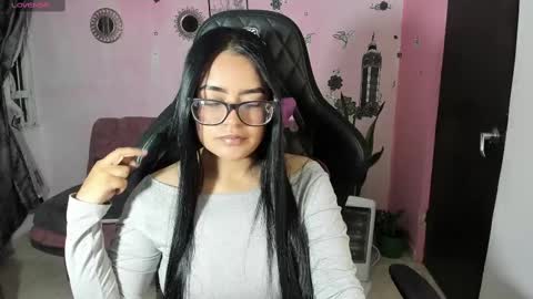 Snapshot of vio_let_ chatting on 3, 10, 2025 Daniela online show from 3, 10, 2025