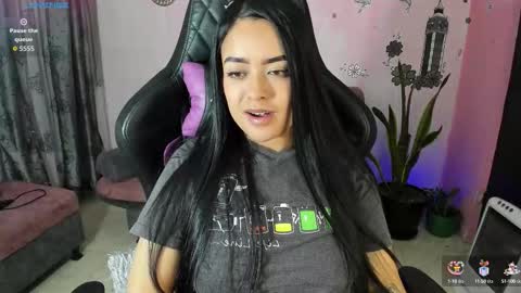 Snapshot of vio_let_ chatting on 4, 10, 2025 Daniela online show from 4, 10, 2025