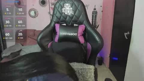 Snapshot of vio_let_ chatting on 6, 10, 2025 Daniela online show from 6, 10, 2025