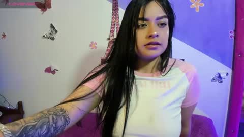 Snapshot of vio_let_ chatting on 22, 6, 2026 Daniela online show from 22, 6, 2026
