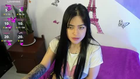 Snapshot of vio_let_ chatting on 14, 7, 2026 Daniela online show from 14, 7, 2026