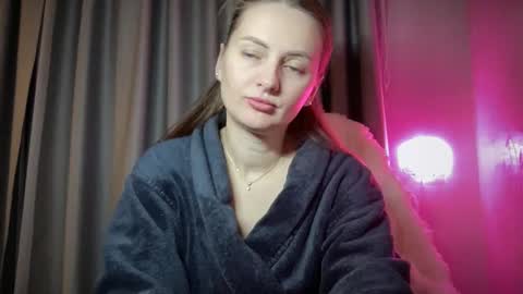 Snapshot of viola_1 chatting on 23, 10, 2025 Funny girl online show from 23, 10, 2025