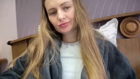 Snapshot of viola_1 chatting on 17, 11, 2025 Funny girl online show from 17, 11, 2025