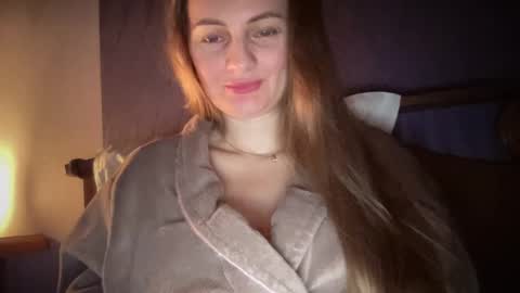 Snapshot of viola_1 chatting on 29, 11, 2025 Funny girl online show from 29, 11, 2025