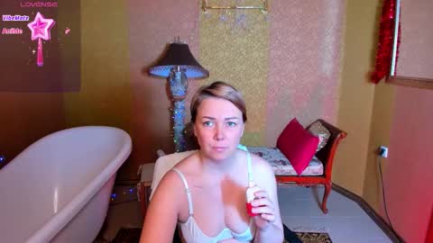 Snapshot of violarayden chatting on 21, 12, 2025 Viola online show from 21, 12, 2025