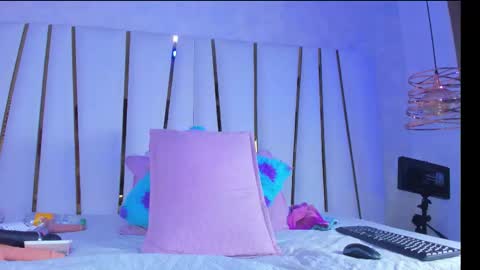violeet_gray online show from 5, 10, 2025