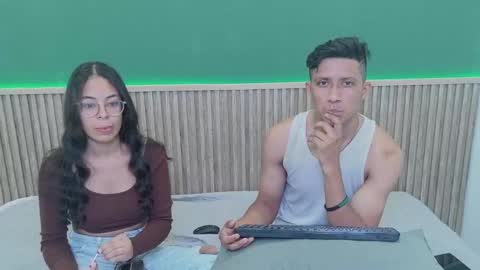 Snapshot of violet_and_dylan chatting on 4, 12, 2025 violet_and_dylan online show from 4, 12, 2025