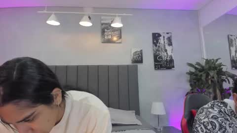 Violet and Myers online show from 16, 11, 2025