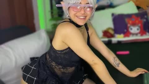 Snapshot of violet_hentai01 chatting on 22, 2, 2025 Violete Hentai01 online show from 22, 2, 2025