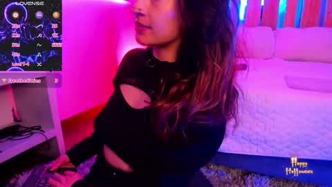 Violet Jones online show from 11, 10, 2025