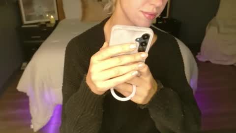 violet_winter97 online show from 13, 5, 2026