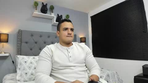 VIOLETA AND MAXX online show from 15, 10, 2025