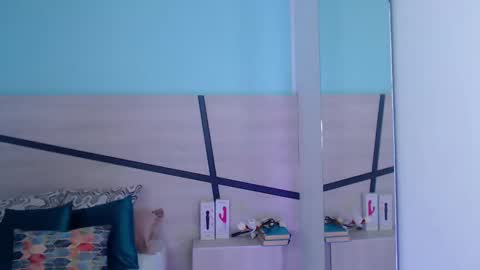 Violeta leon online show from 5, 1, 2025