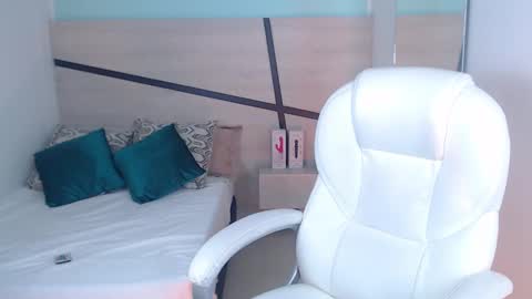 Violeta leon online show from 21, 1, 2025