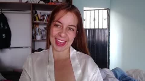 Snapshot of violeta_peter69 chatting on 5, 7, 2026 Violeta Peter online show from 5, 7, 2026