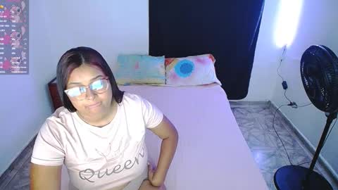 Snapshot of violeta_rouses chatting on 14, 12, 2025 violeta_rouses online show from 14, 12, 2025