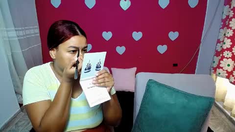 Snapshot of violeta_rouses chatting on 1, 5, 2026 violeta_rouses online show from 1, 5, 2026