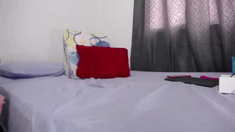 VIOLETA SORACHI  online show from 15, 11, 2025