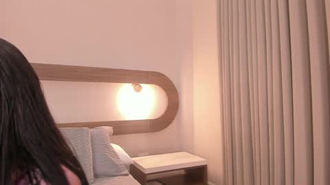 Violeta Sum online show from 5, 6, 2026