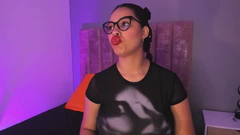 violeta  online show from 11, 3, 2026