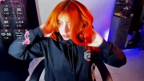 Snapshot of violetaarey chatting on 18, 6, 2026 Violeta Help me reach 150 thumbs up online show from 18, 6, 2026