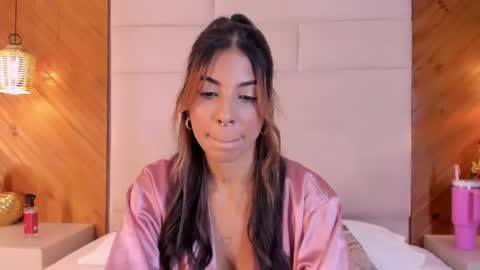 Snapshot of violetahills_ chatting on 8, 6, 2026 Violeta online show from 8, 6, 2026